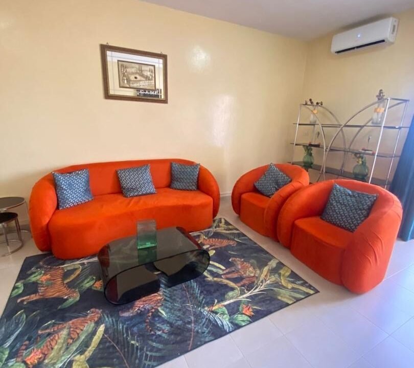 e93d12a0-d4ff-4d19-85d7-005e042ea659-810x785