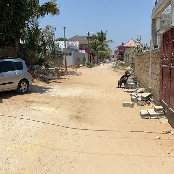 Terrain de 350m2 à saly 03