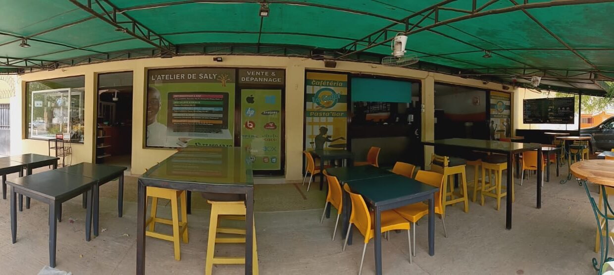 Resto-04-Terrasse-2-locaux