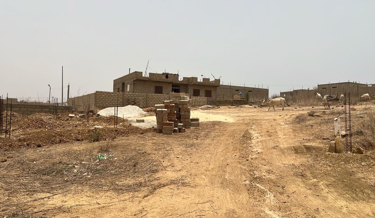 Terrain 225m2 à yenn ditakh 02