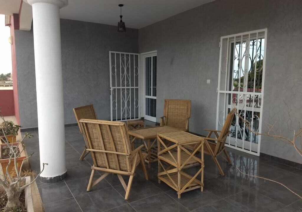 villa à louer à mbour 03